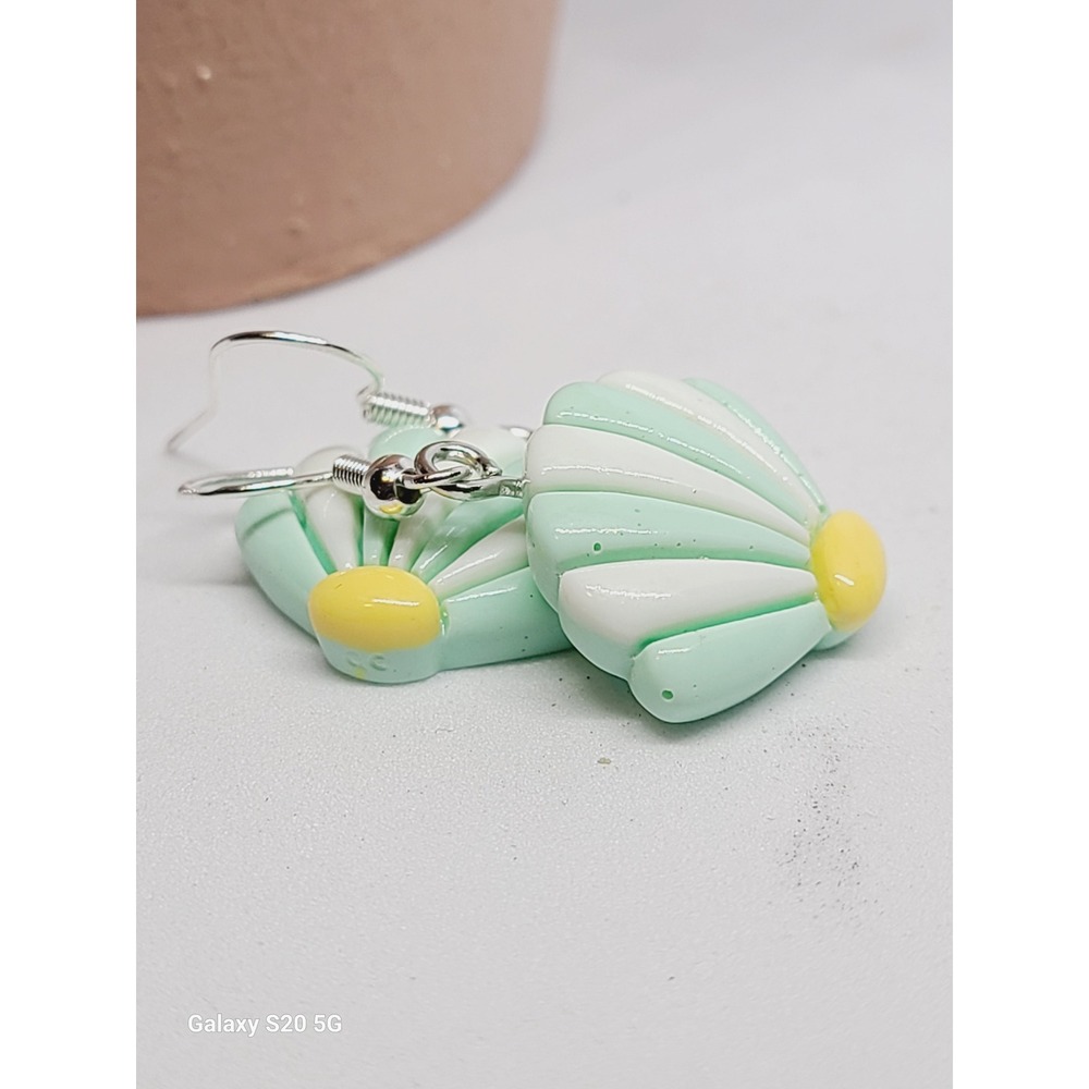 Handmade Mint Green White Pastel Seashell Drop Earrings Nautical Summer Beach - Picture 7 of 8